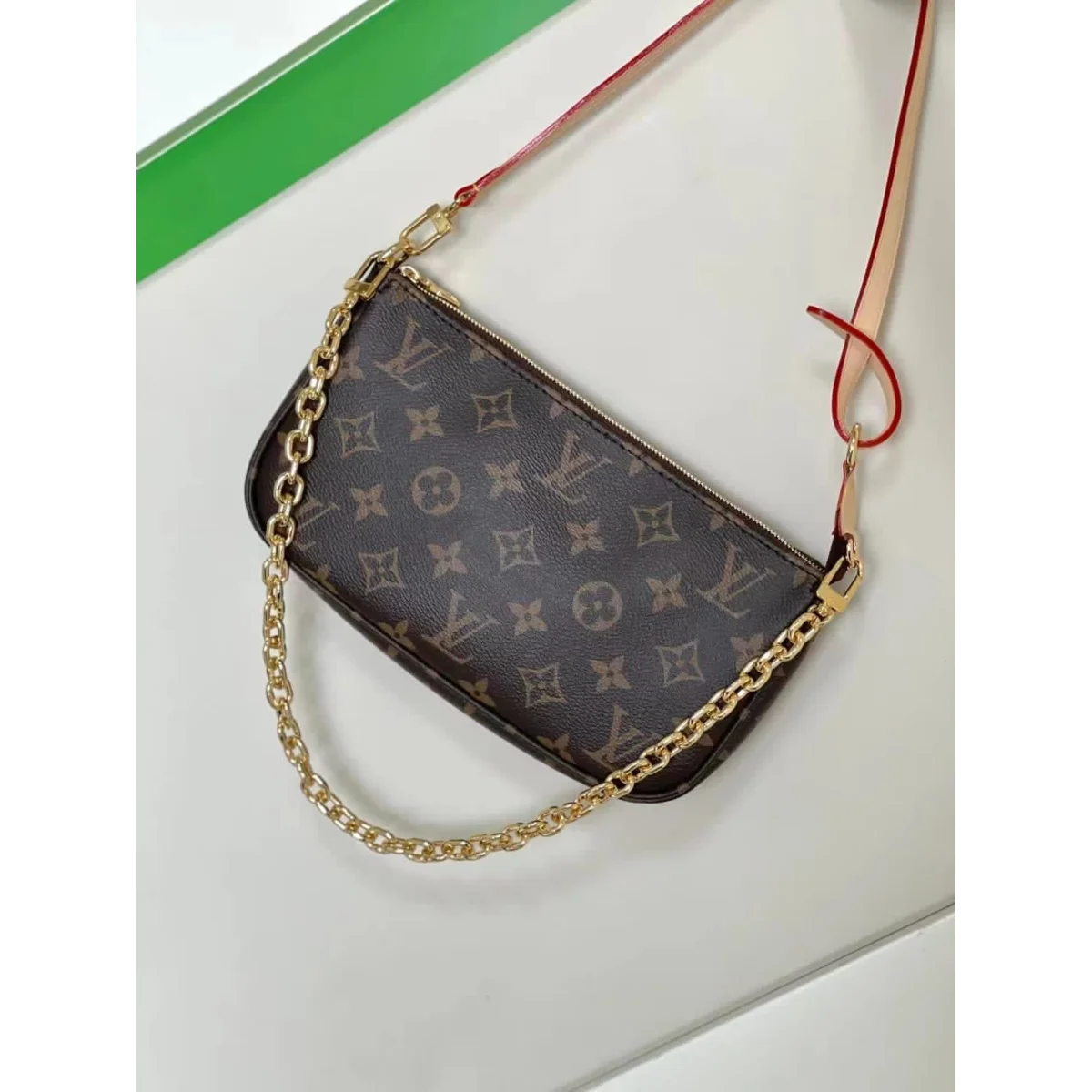 LV Pochette